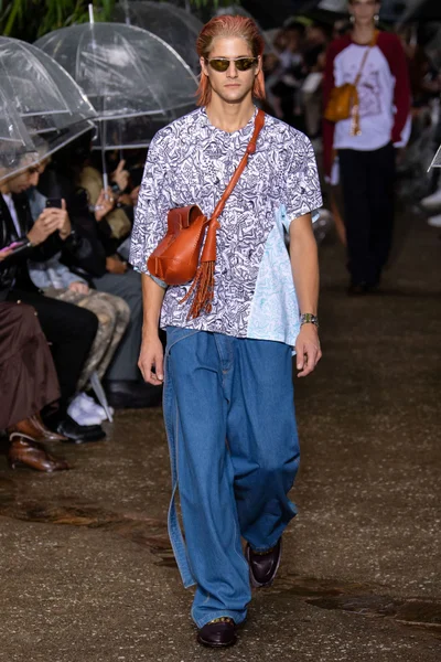 Look 15